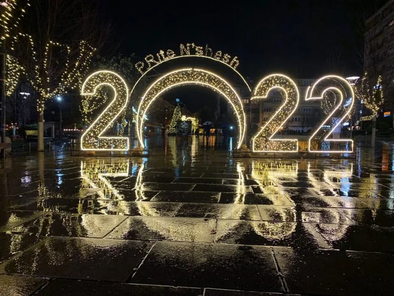 Priština Lichter für die Ferienzeit, Dekoration kostet 50.000 Euro
