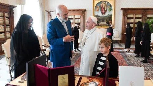 Papa Francisco-Chucking Regali speciali