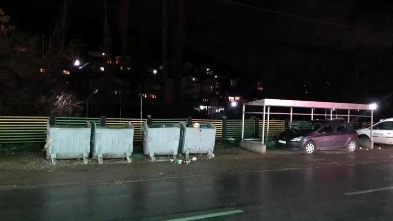 Pristina rimuove i container dal paese per parcheggiare l'auto