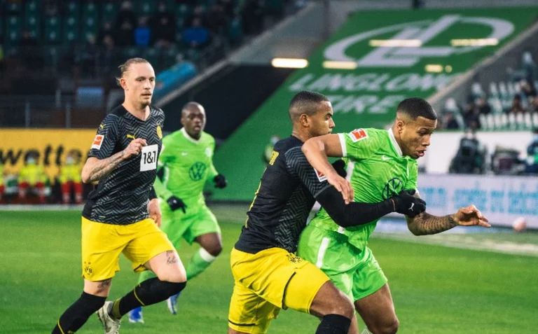 Dortmund prende tre punti alla Volkswagen Arena, inginocchia Wolfsburg