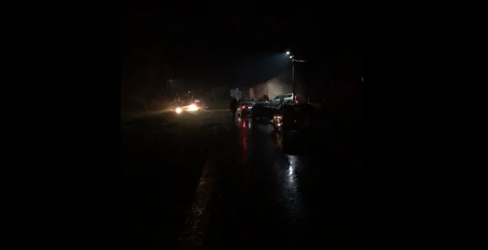 Una vista da dove è stato attaccato l'autobus ha lasciato quattro persone morte