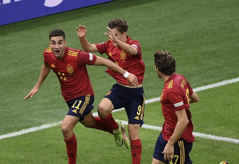 Torres will die Passage von Barcelona.