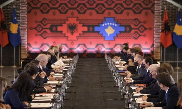 Rama and Kurti meet businessmen: We will remove all barriers to workers from Albania to Kosovo