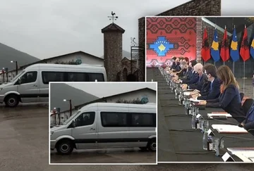 Albin en jeeps negros, sus subordinados ministeriales conducen a Albania con el van-bus