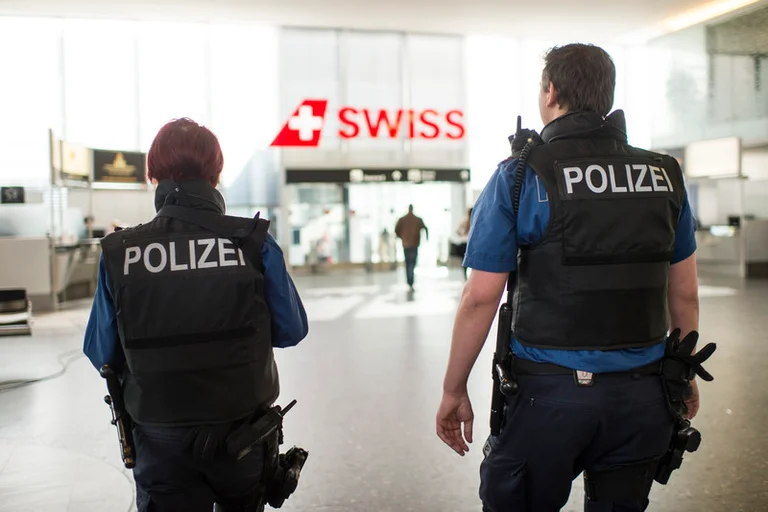 Lotta a Lucerna e resistenza durante l'arresto: 28 anni Kosovars può costare per espellere la Svizzera