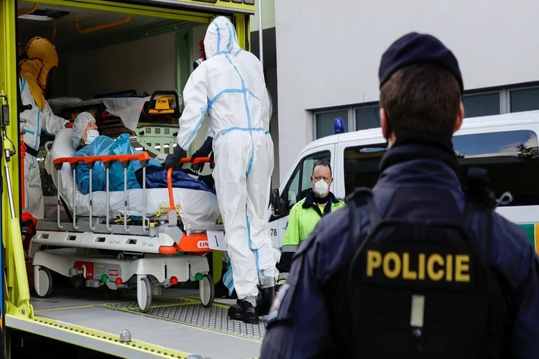 Chekhia annuncia lo stato di emergenza a causa di COVID-19