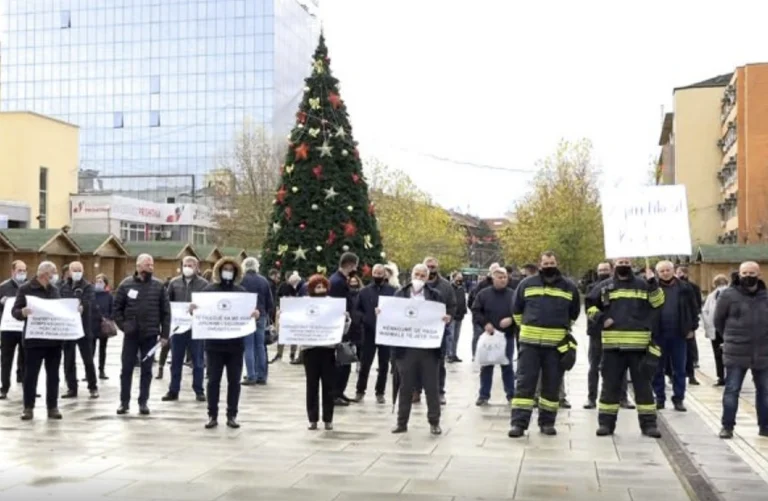 Strike year: Proteson Administration, Joining Educators, Fire Doctors