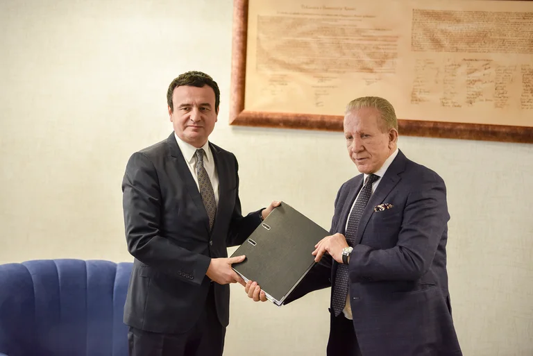 Indagine: Behgjet Pacolli ha preferito in Albania che Albin Kurti