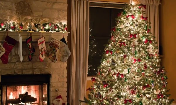 Wissenschaft sagt, dass diejenigen, die den Weihnachtsbaum vorzeitig schmücken, glücklicher sind