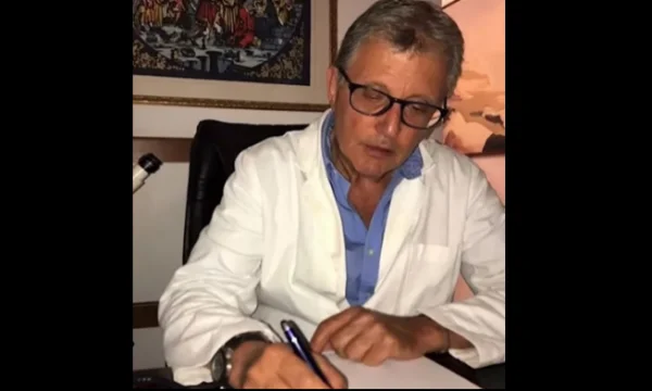 Dimissioni dal medico del sesso