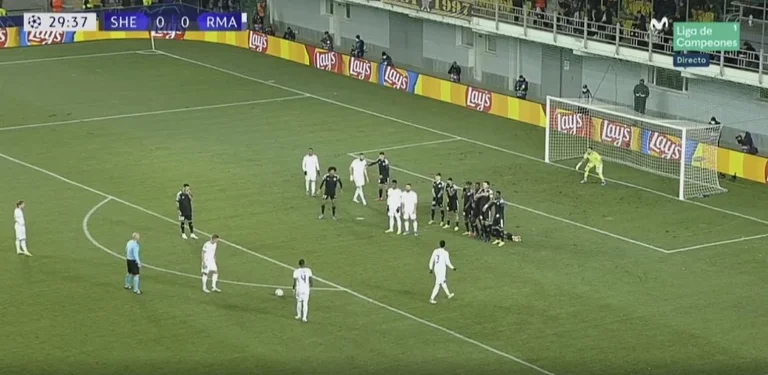 Real Madrid schüttelt den Sheriff, David Alabama, der Held mit einem Superlob aus dem billigen Schuss.