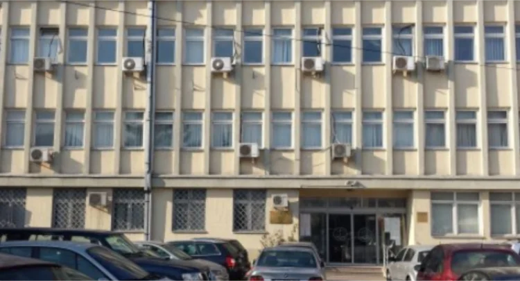 Axakuze gegen Herrn X ) Zollbeamter angeblich 50 Euro bebribed