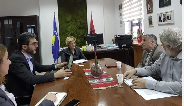 Nthman Jasharaj trifft VV Stellvertreter Mimoza Kusarin