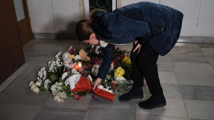 Pflanzenblumen in der Nähe der mazedonischen Botschaft in Sofia