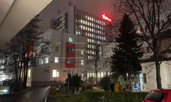 Tragekraft in Bulgarien: Krankenhausansicht, wo Menschen bleiben durch den tragischen Unfall verletzt werden