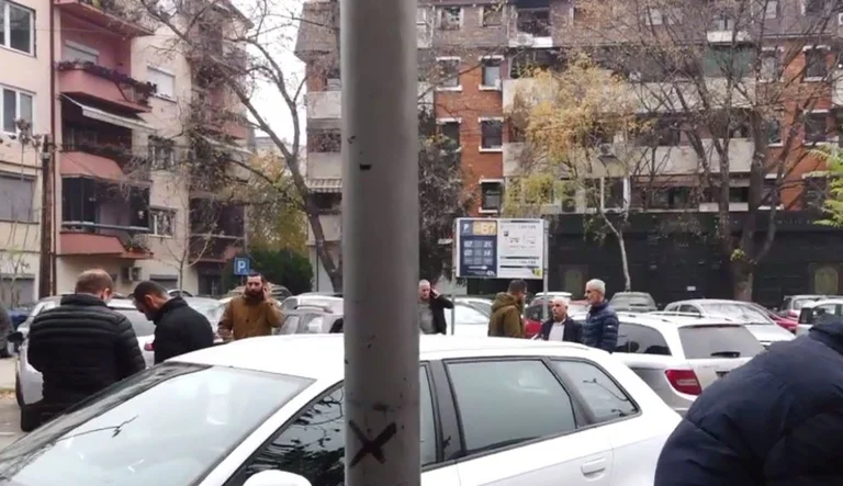 I parenti delle vittime dell'incidente della Bulgaria vanno avanti della compagnia di autobus che è stato colpito