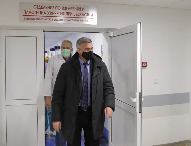 Primo ministro bulgaro visita lesioni dell'incidente tragico all'ospedale