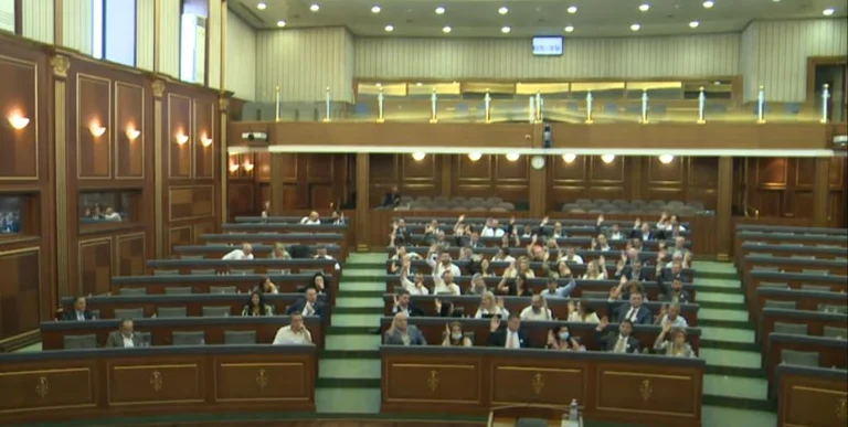 Fahrie Morina zgjidhet drejtoreshë e Autoritetit Rregullator për Shërbimet e Ujit