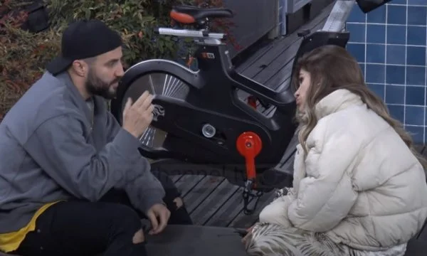 Voy a por mi ropa. DJ Pm sorprendió con la declaración de Sarah