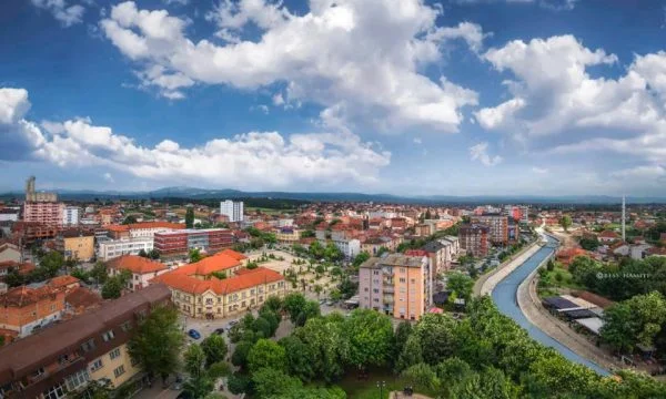 Pollboxing comienza en Podujevo