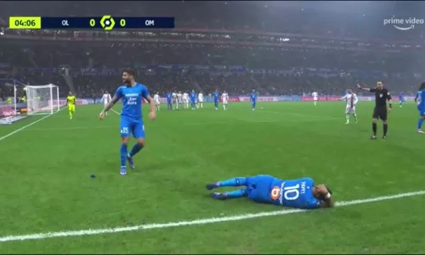 Let's stop fighting Lyon Marseilles: The payet is hit in the head by fans, disfigured by snow