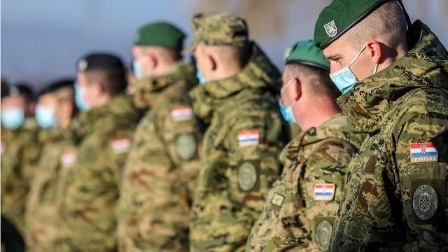 130 kroatische Soldaten verlassen Kosovo heute