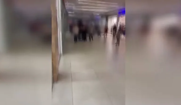 Una partita per mancanza di maschere tra sicurezza e cittadini in un centro commerciale a Prizren