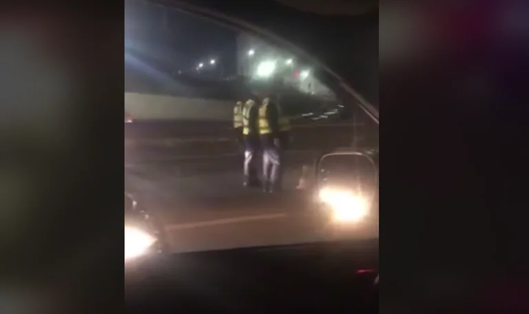 Una persona è colpita dall'auto in Veternik (VIDEO)