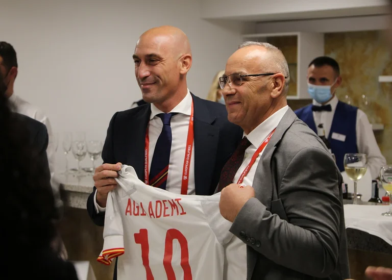 Fußball führt Spanien zur Anerkennung der Unabhängigkeit des Kosovo