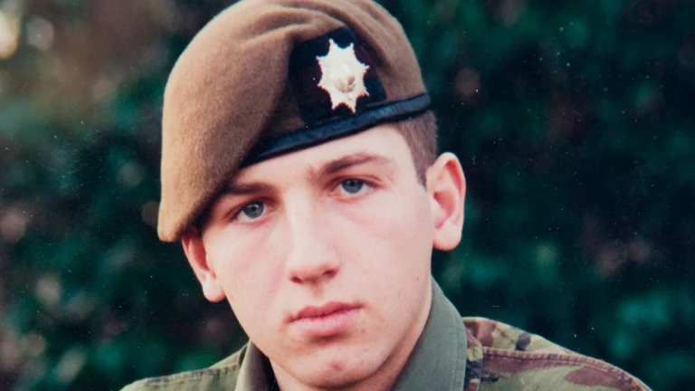Soldato di guerra britannico in Kosovo sospettato di suicidio