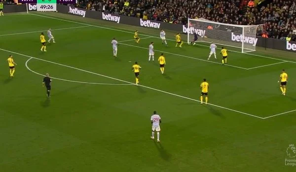 Van de Beek markiert United, schmalt Watford's supremacy