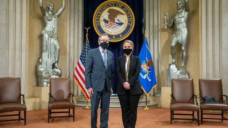 Estados Unidos insta a todas las decisiones constitucionales a implementarse inmediatamente