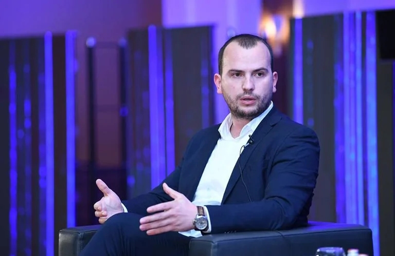 Qëndron Kastrati: I kemi shpenzu veç 23 euro në dreka zyrtare për një vit