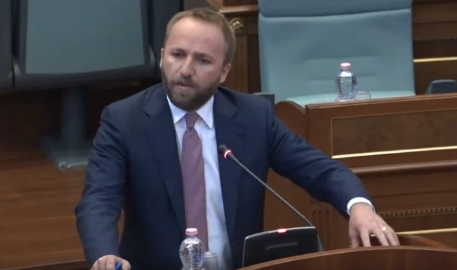 Tahiri « %s » : Brian Sallan a un frère impliqué dans un fichier. Vous avez une crédibilité pour Vetting.