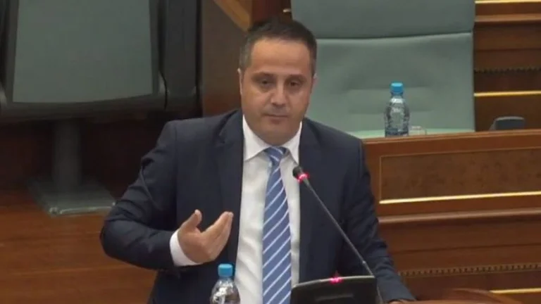 Driton Selmanaj, Albulen Hadziu: No hables.