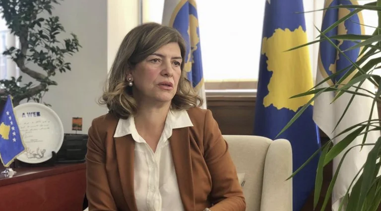 Mediatore con avviso: Abbassa la richiesta di licenziamento di Daka