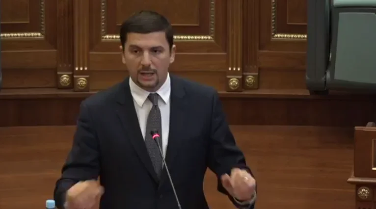Krasniqi ) Kurti: Citizens did not accept arrogance, read well the results, do not discriminate against municipalities