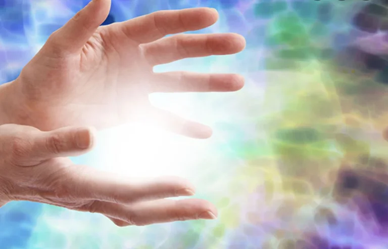Il metodo antico del Giappone dice che tutti i problemi nel corpo sono risolti da massaggio a mano
