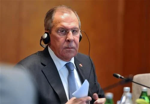 Lavrov, Selakovic telefonieren über Kosovo