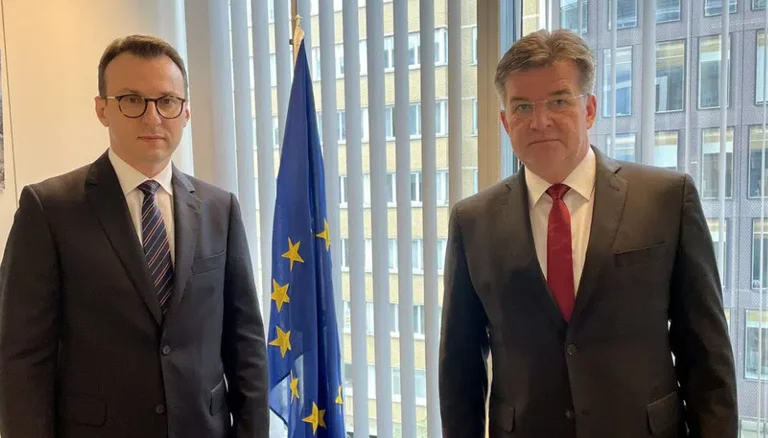 Petkov trifft Lajcak in Brüssel, betont, dass der Schwerpunkt der Diskussion Assoziation ist