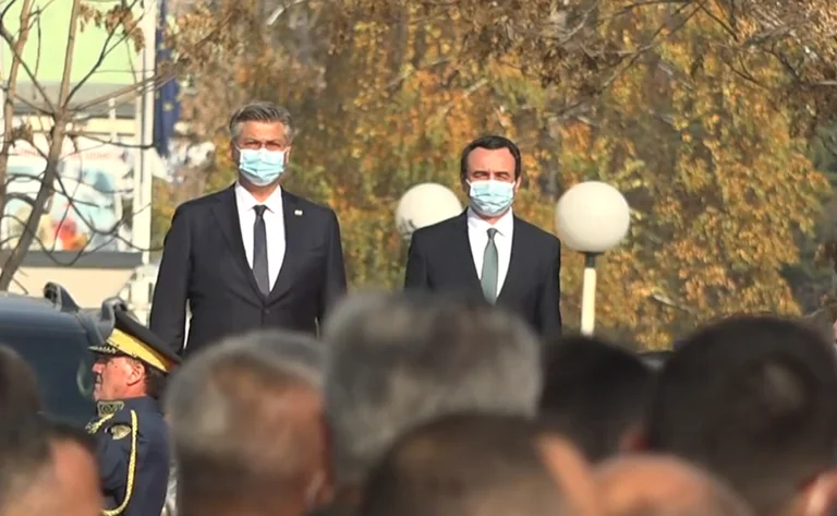 Kroatischer Premierminister erreicht Pristina, erwartet von Kurti