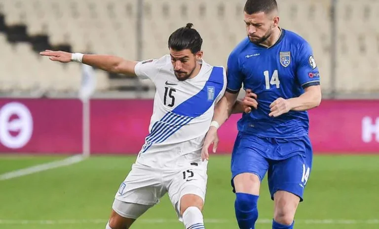 Cerrar la primera pieza: Grecia marca Kosovo al final