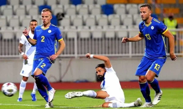 Bastoren befürworten Griechenland in Übereinstimmung mit Kosovo