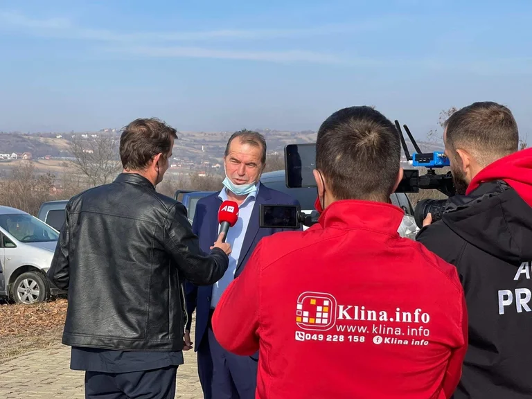 Voton Esat Raci invita i clan a votare responsabilmente per il futuro di Kline