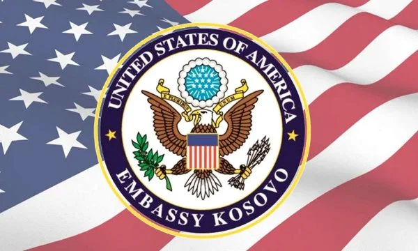 Ambasada e Amerikës me apel: Nënat shtatzëna kanë më shumë gjasa të sëmuren rëndë me COVID19, vaksinohuni