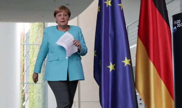 Merkel - UE: Russia non colpevole di aumento dei prezzi del gas