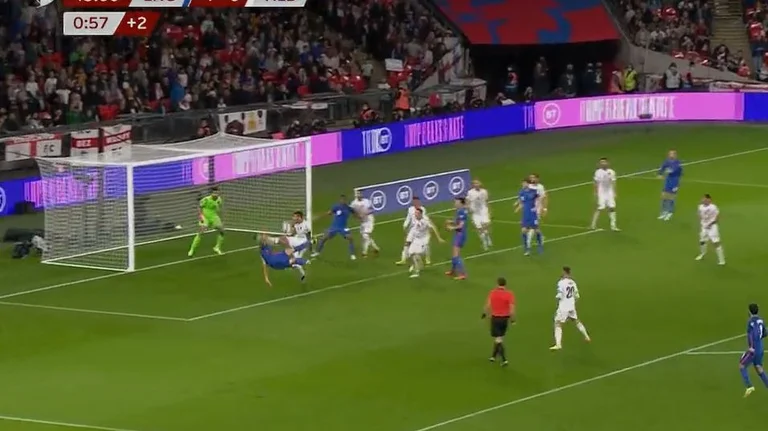 Super Harry Kane komplettiert Hettrick mit einem geraden Tor