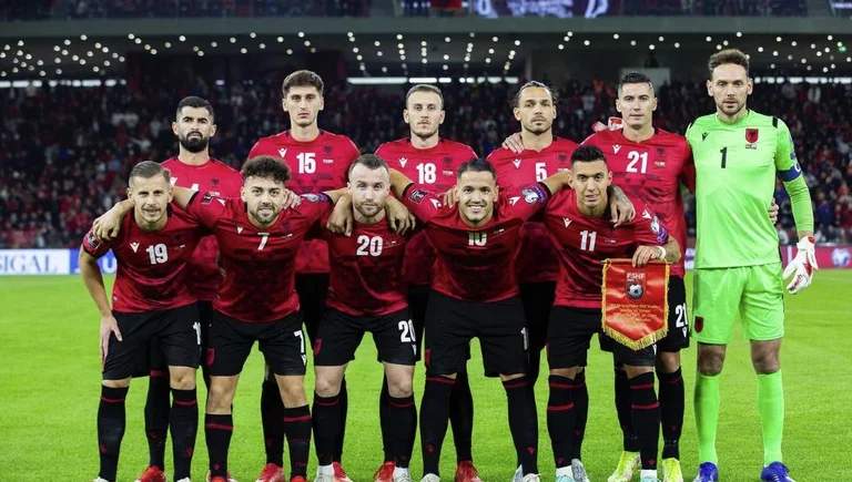 Albania Ci si aspetta che i rossi si allineino.