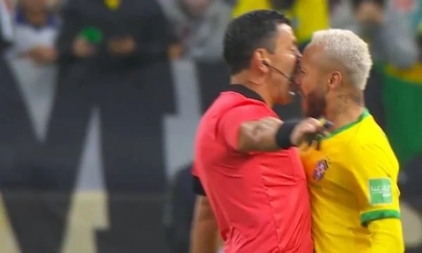 Neymar si arrabbia, il giudice tace e non lo espelle con il rosso