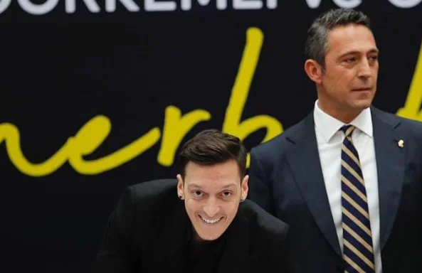 Fenerbahces Président Ozil: Concentrez-vous sur le jeu et laissez les intérêts commerciaux dehors